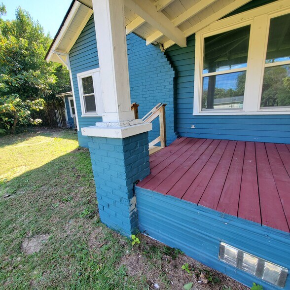 More about the Porch - 1423 Lucas St