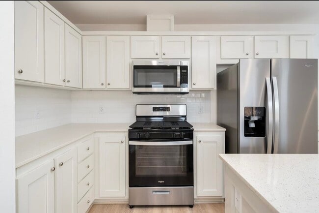 Building Photo - 841 N L St