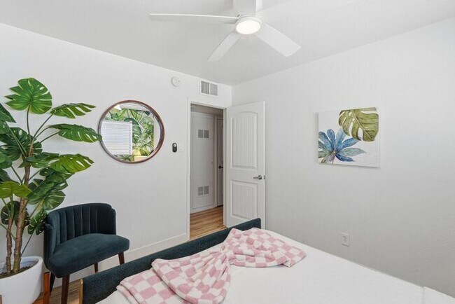 Building Photo - Scottsdale Oasis Ready for July move-in!