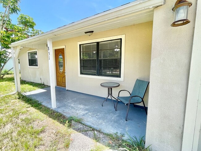 Building Photo - 3BR 1BA Annual Rental Available Now