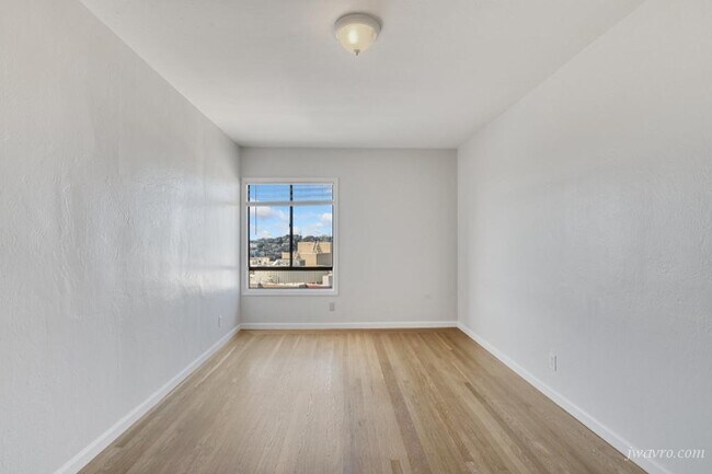 Building Photo - 80 Terra Vista Ave