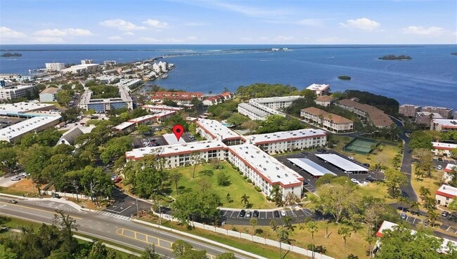 Building Photo - 2700 Bayshore Blvd