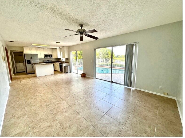 Building Photo - 2698 Linkside Dr