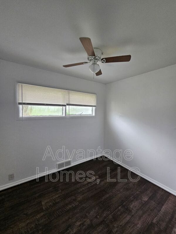 Building Photo - 11214 Crystal Ave