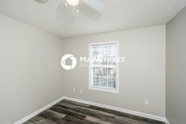 Building Photo - 3 Bedroom Pet-Friendly Home in SHEPHERDSVI...