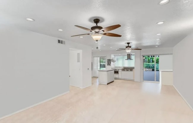 Building Photo - Coastal Carlsbad 3 Bed, 2 Bath with Lagoon...