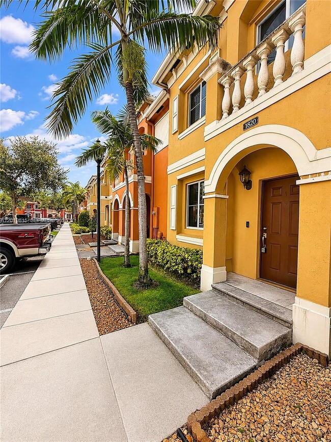 Building Photo - 1820 SW 89th Ter