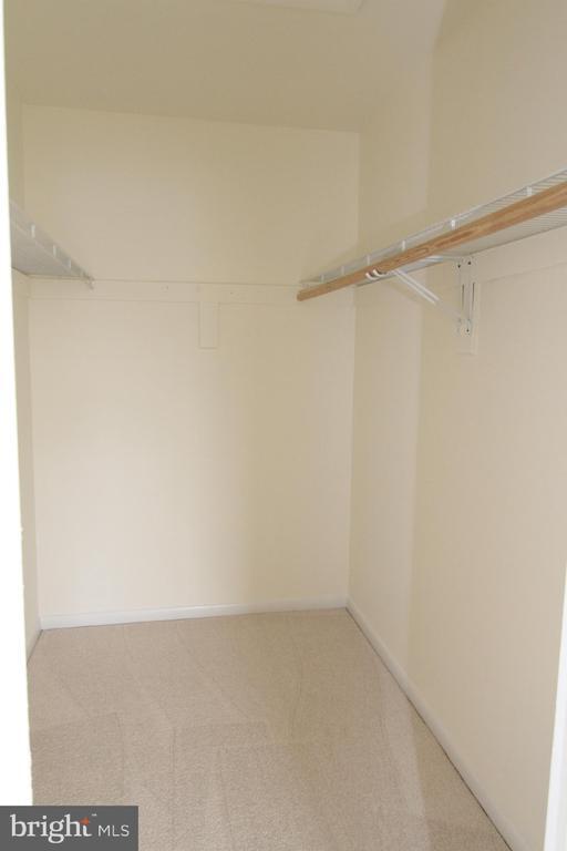 Building Photo - 9008 Sandalwood Dr