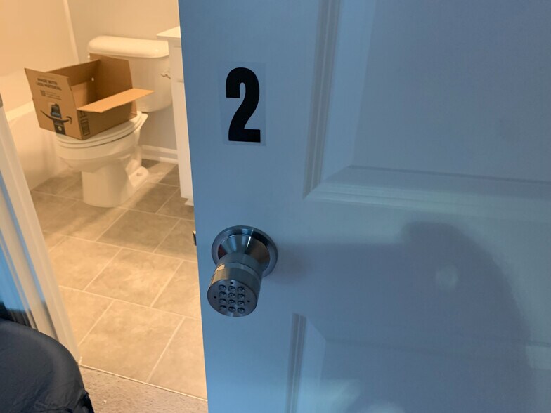 Building Photo - Room in Townhome on Summer Violet Ln