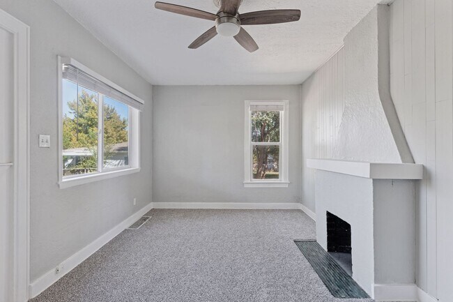 Building Photo - 3754 S Delaware St