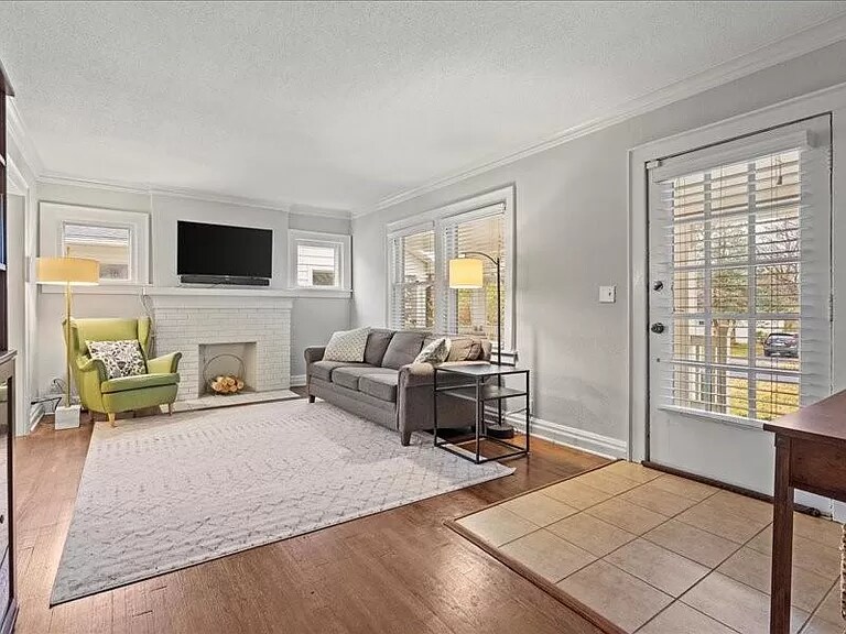 Building Photo - 7527 Madison Ave