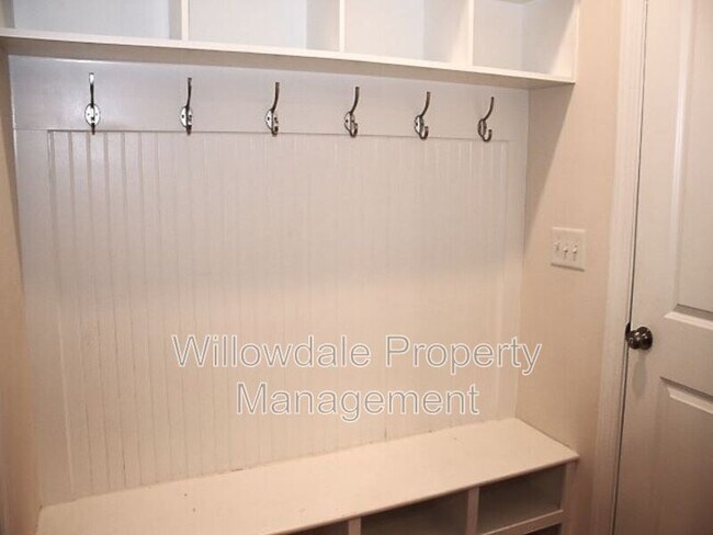 Building Photo - 1064 Midvale Ave