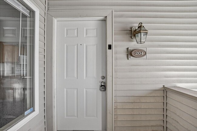 Interior Photo - 1140 Shadow Ln