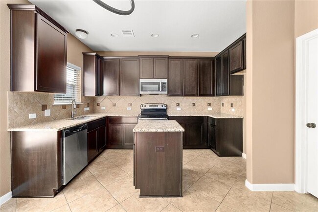 Building Photo - 17716 Linkhill Dr