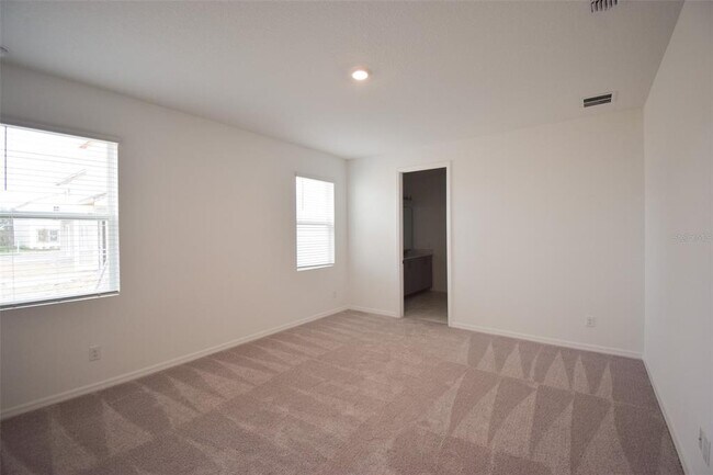 Building Photo - 2370 Lancashire St