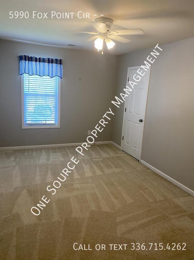 Building Photo - 5990 Fox Point Cir