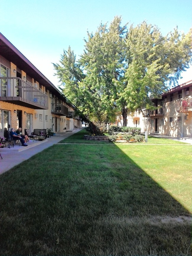 Building Photo - 1012 Delafield St