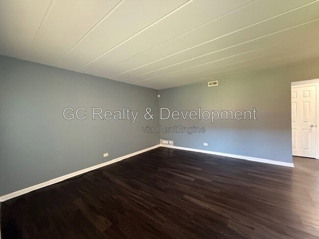 Building Photo - 332 Wilson Ave
