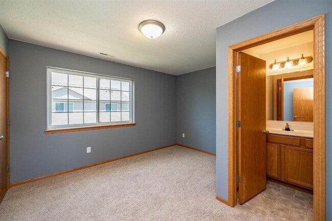 Building Photo - 17 Alydar Dr