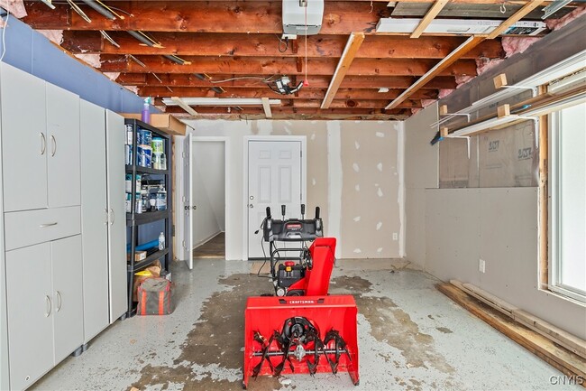 Building Photo - 13 E Edgewater Dr