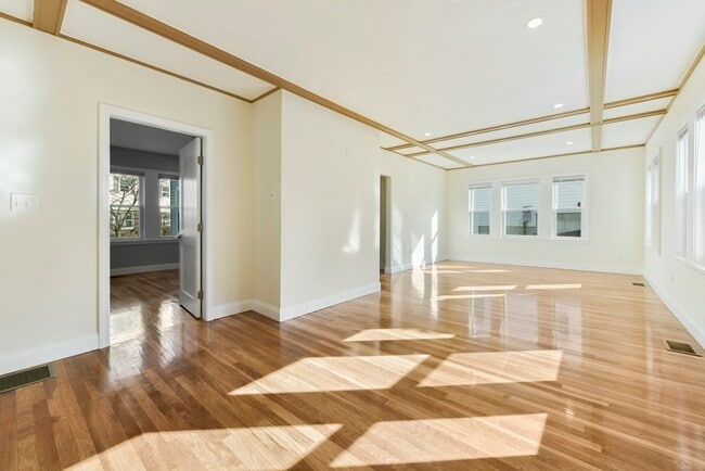 Building Photo - 60 Lane Park