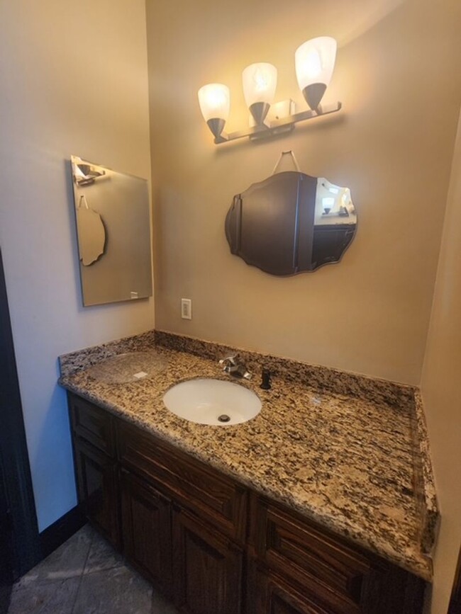 Building Photo - 2331 Calloway Dr