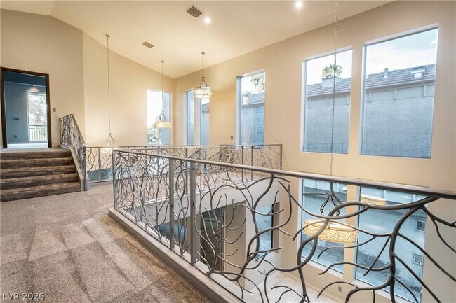 Building Photo - 980 Vegas Valley Dr