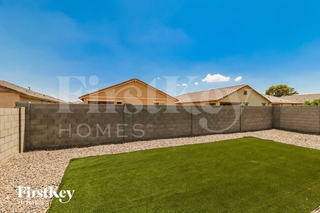 Building Photo - 17565 W Villa Chula Ln