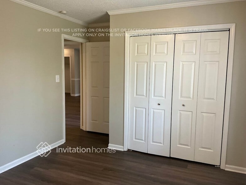 Building Photo - 635 Tryon Pl