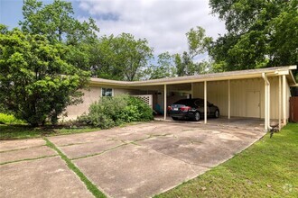 Building Photo - 2718 St Edwards Cir