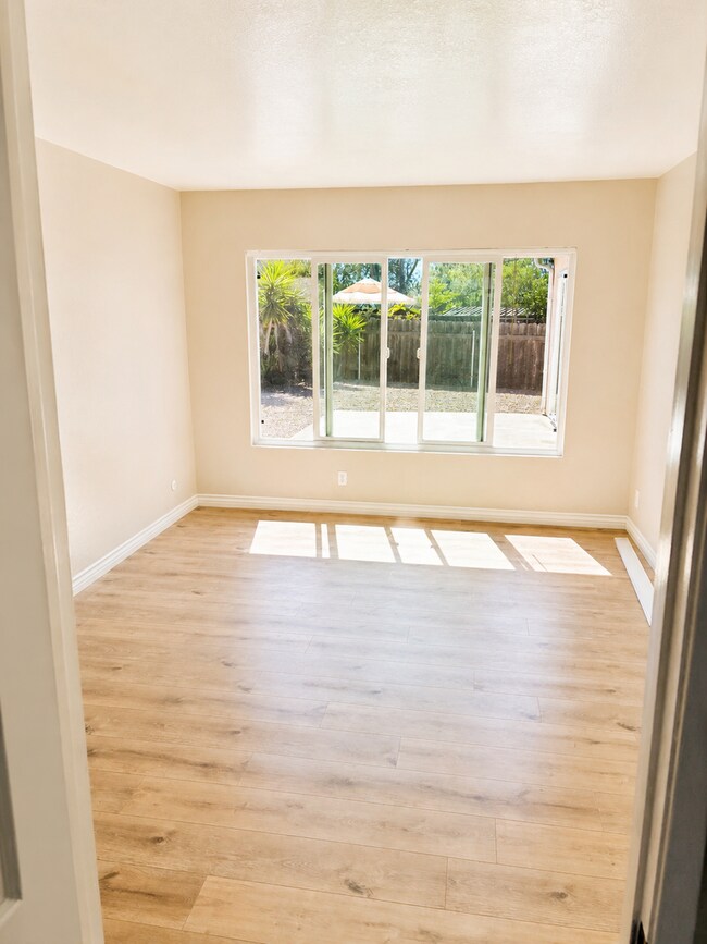 Building Photo - Beautiful Single-Story Home in the Desirable San Carlos Neighborhood