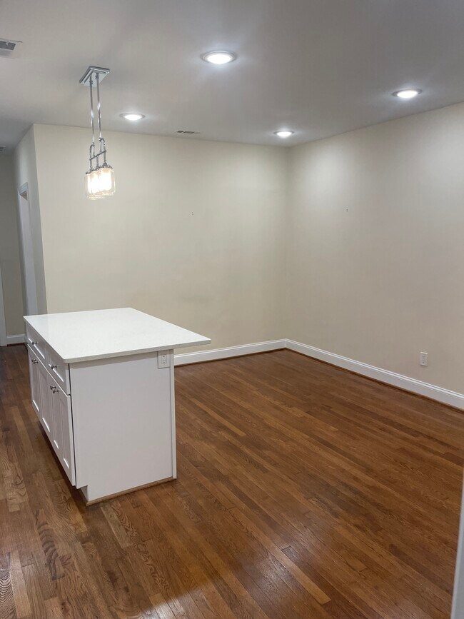 Building Photo - 5615 1st Plz NW