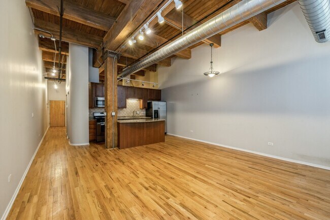 Building Photo - 1500 W Monroe St