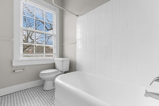 Interior Photo - Clairmont Apartments
