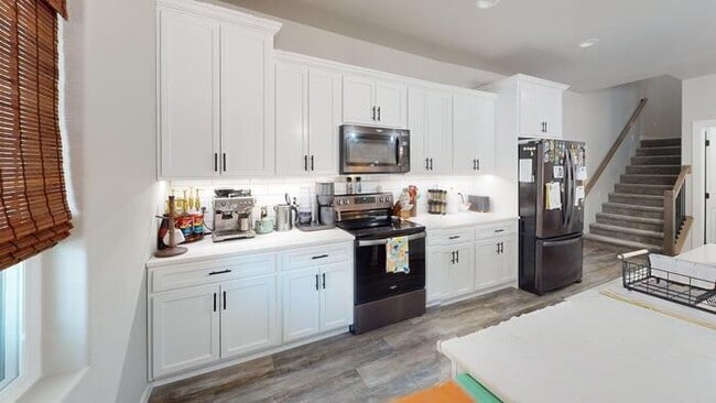 Building Photo - 730 Compass Lp