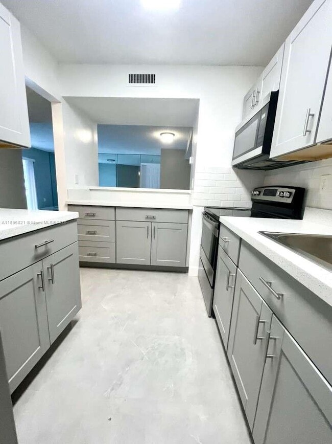 Primary Photo - 20730 NE 4th Pl
