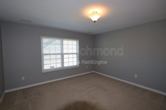 Building Photo - 7183 Yare St