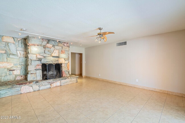 Building Photo - 5802 W Frier Dr