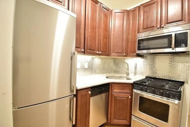 Primary Photo - 2 bedroom in New York NY 10019