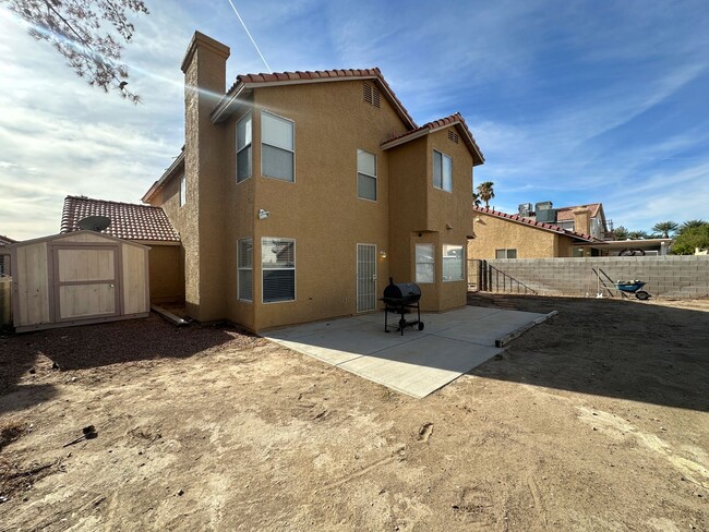 Building Photo - 4 BEDROOM HOME IN SPRING VALLEY WITH 3 CAR...