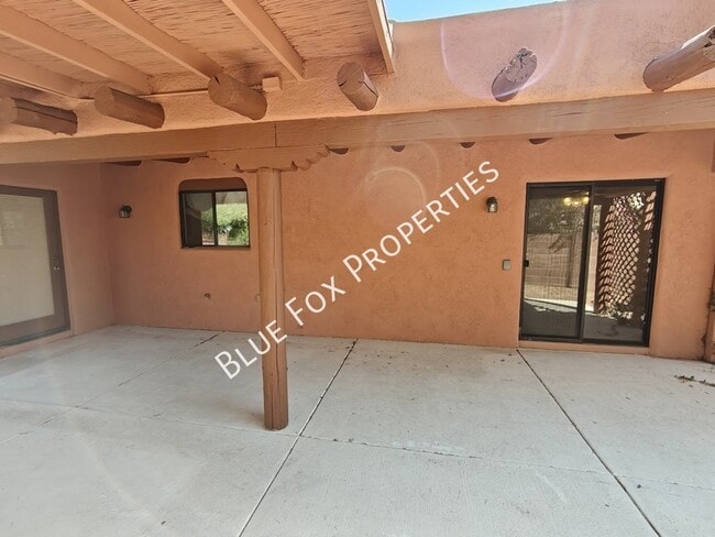 Building Photo - 9097 N Jessy Ln