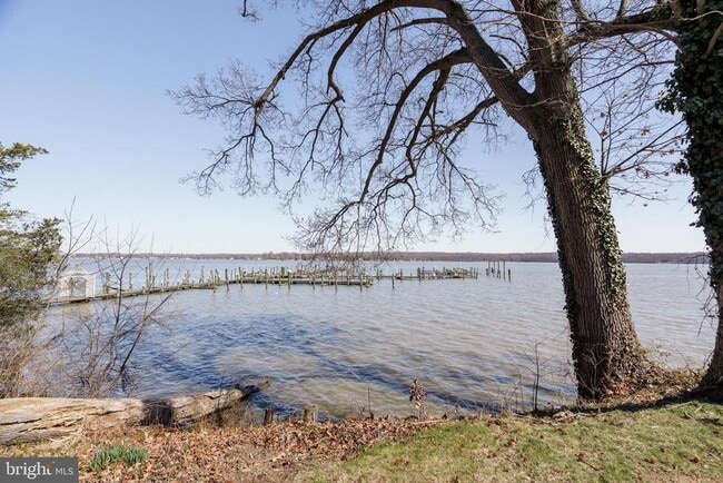 Building Photo - 26 Park Ln