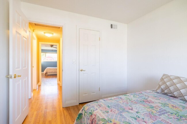 Building Photo - 3276 Andora Dr