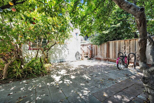 Building Photo - 3337 California St