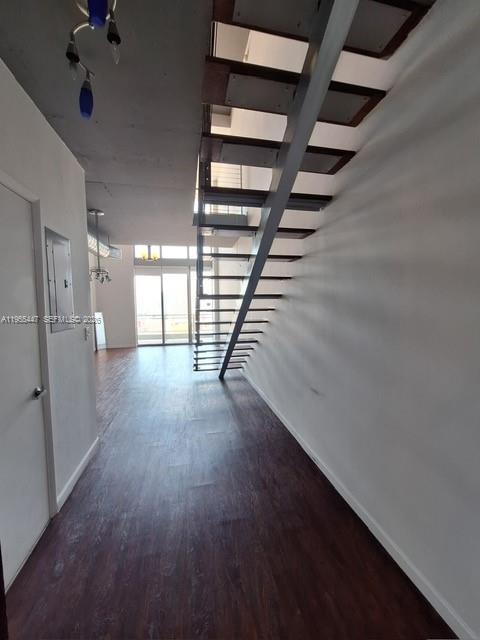 Building Photo - 690 SW 1st Ct