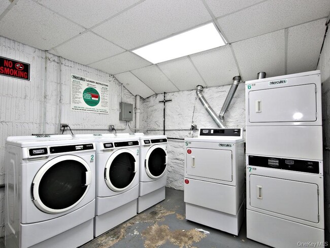 Building Photo - 130 Centre Ave