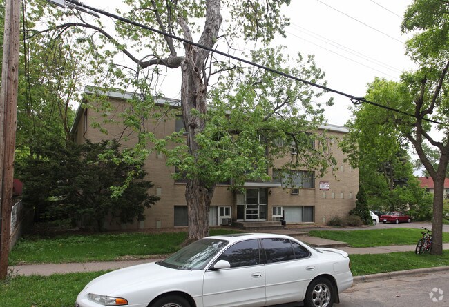 Building Photo - 720-6TH