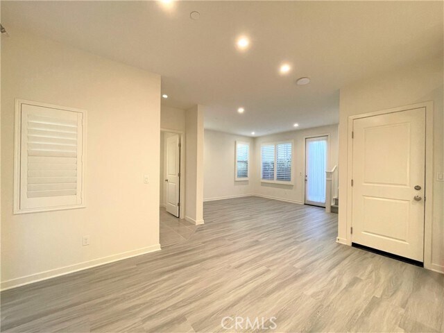 Building Photo - 119 Messenger