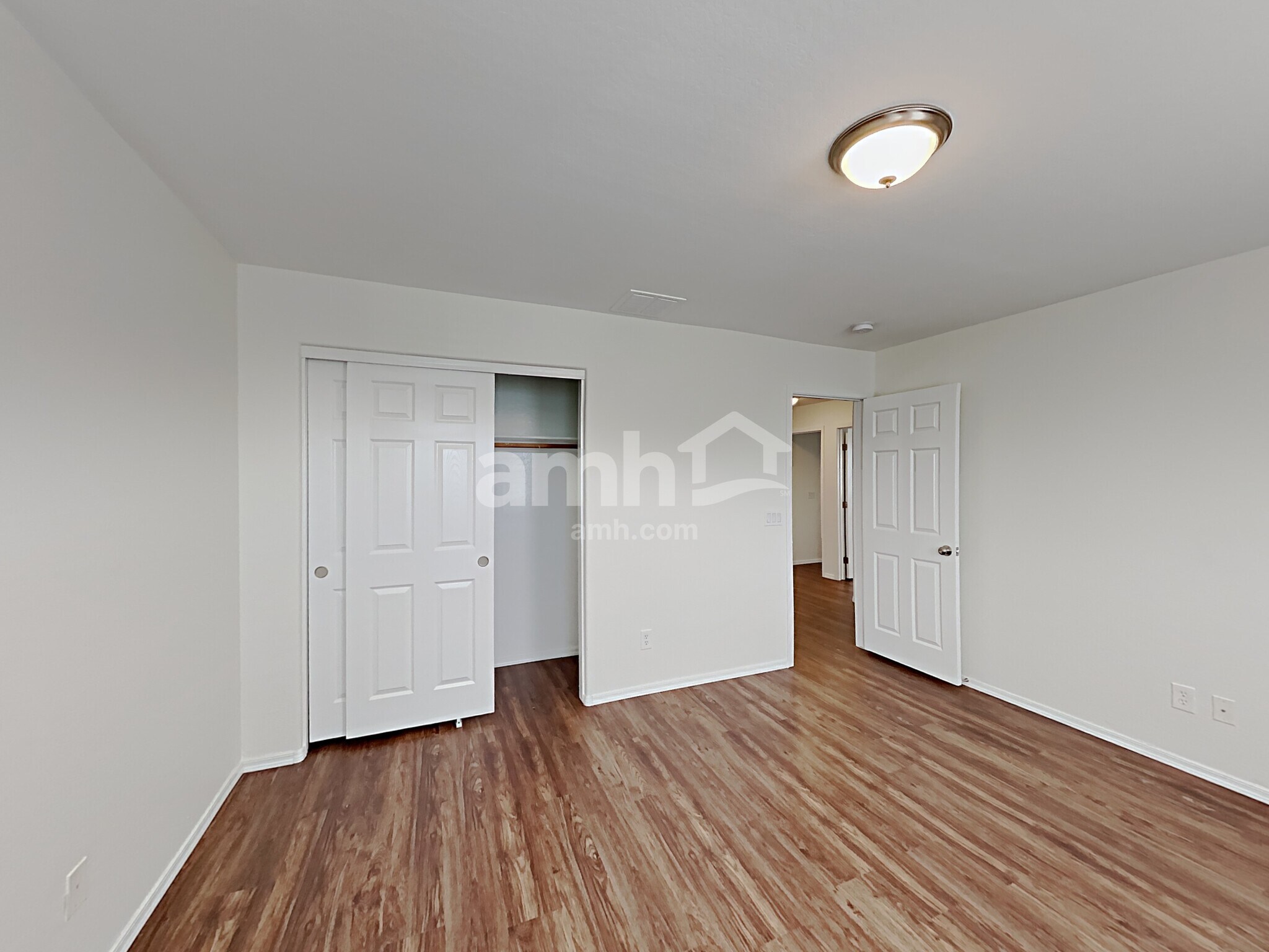 Building Photo - 2324 W Barwick Dr