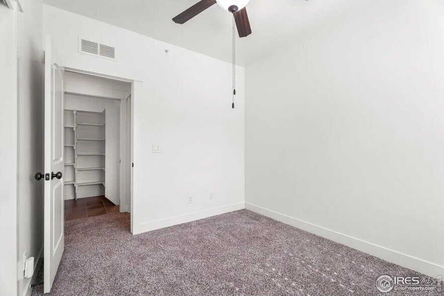 Building Photo - 5020 Cinquefoil Ln